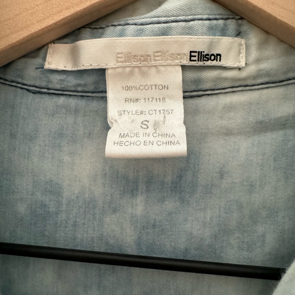 Cropped button down, S - Picture 2 of 5